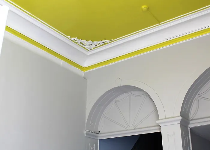 Back To Хостел