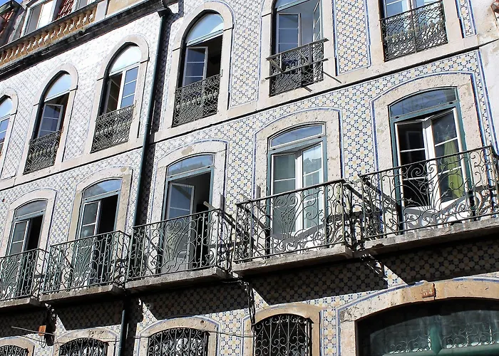 Back To * Лиссабон